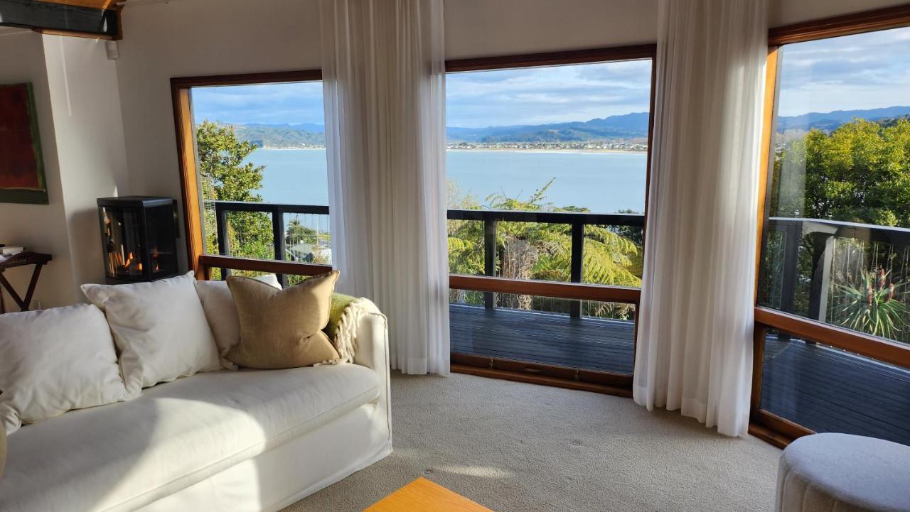 The Black Chalet Whitianga Exterior photo
