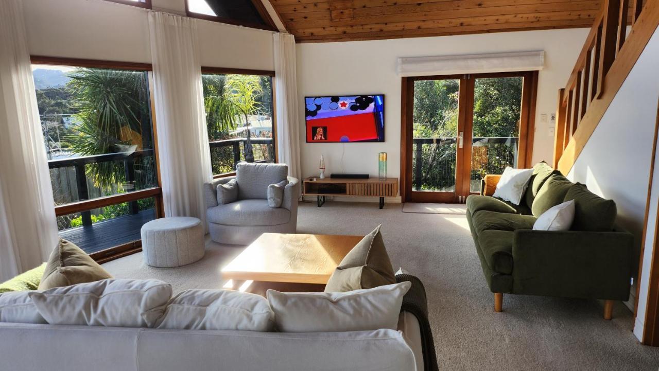 The Black Chalet Whitianga Exterior photo